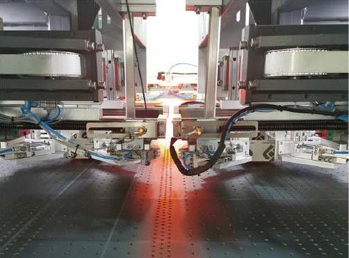 PLC制御システム 自動紙箱製作機械 面紙サイズ700420300と1206080mmの製造用