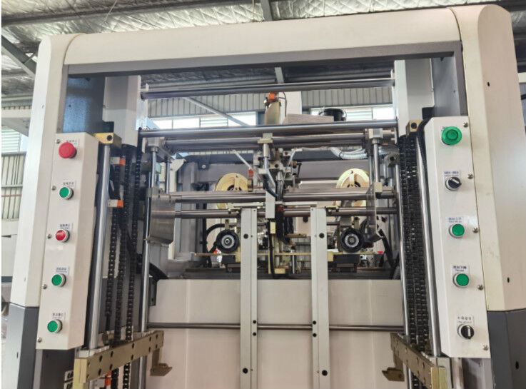 ジュエリーボックス 靴ボックス 化粧品ボックスのための完全に自動コーナー強化マシン