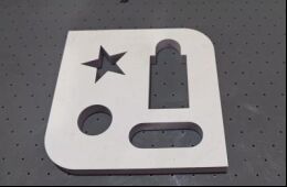 LY-RK03-1113 切断厚さ50mmと精度±0.05mmの非金属柔軟性材料切断機